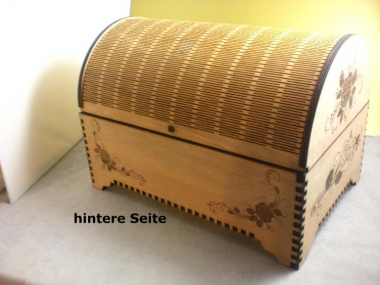 Holzbox mit halbrunden Deckel 2 (Bitte hier klicken um dieses Bild in seiner vollen Größe zu betrachten)