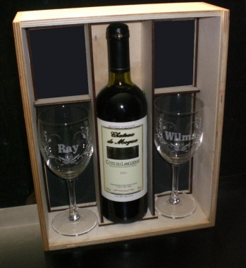 Gravur Weinpräsent  6  (Bitte hier klicken um dieses Bild in seiner vollen Größe zu betrachten)