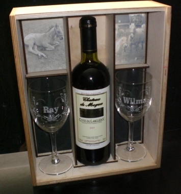 Gravur Weinpräsent   5  (Bitte hier klicken um dieses Bild in seiner vollen Größe zu betrachten)