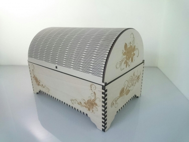 Holzbox hell 3 (Bitte hier klicken um dieses Bild in seiner vollen Größe zu betrachten)