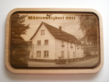 Gravur Holzbild Haus (Bitte hier klicken um dieses Bild in seiner vollen Gr&ouml;&szlig;e zu betrachten)