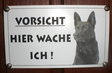 Gravur Vorsicht Hund (Bitte hier klicken um dieses Bild in seiner vollen Größe zu betrachten)